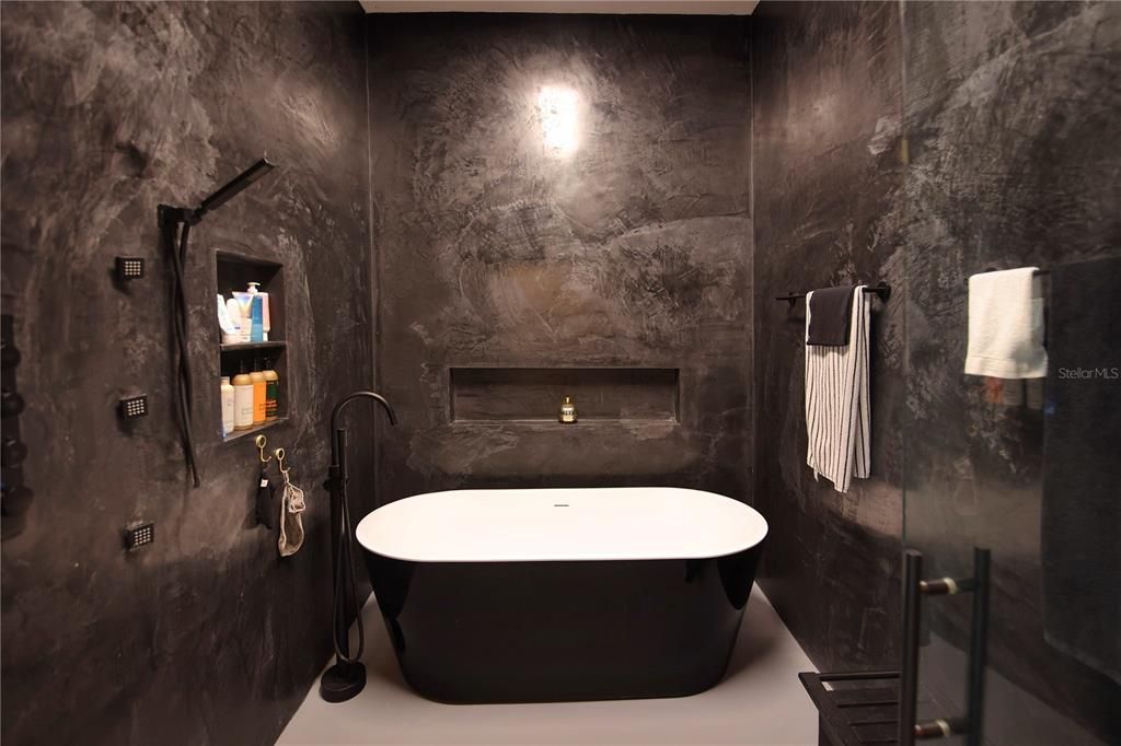 Bathroom, Free Standing Baths, Interior