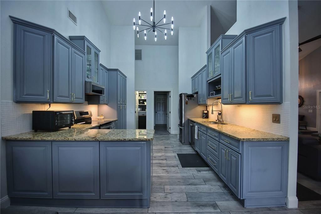 Interior, Kitchen, Pendant Lights, Wood Texture Flooring