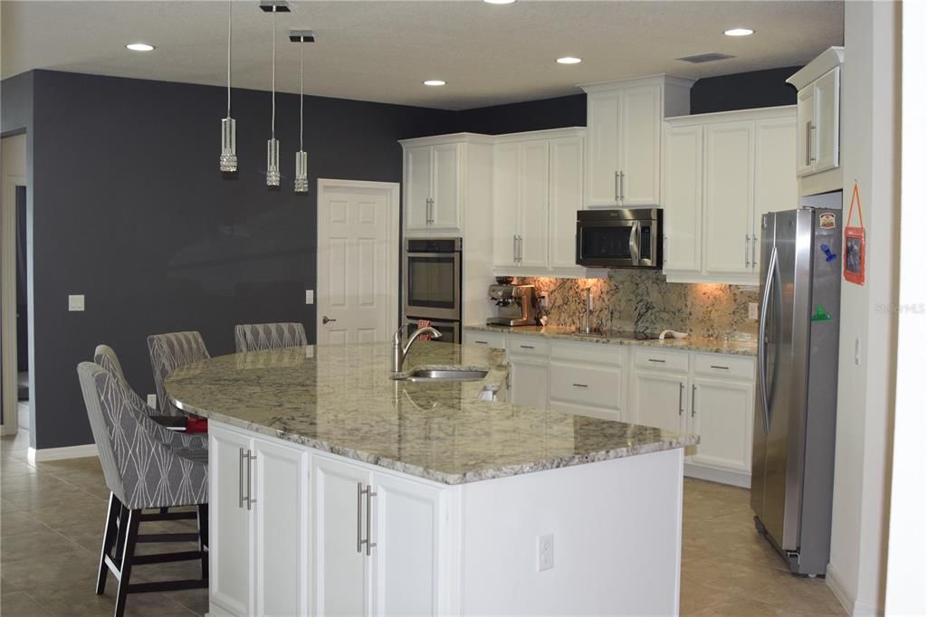 Dining room, Interior, Kitchen, Pendant Lights, Recessed Lighting, Stainless Steel Appliances