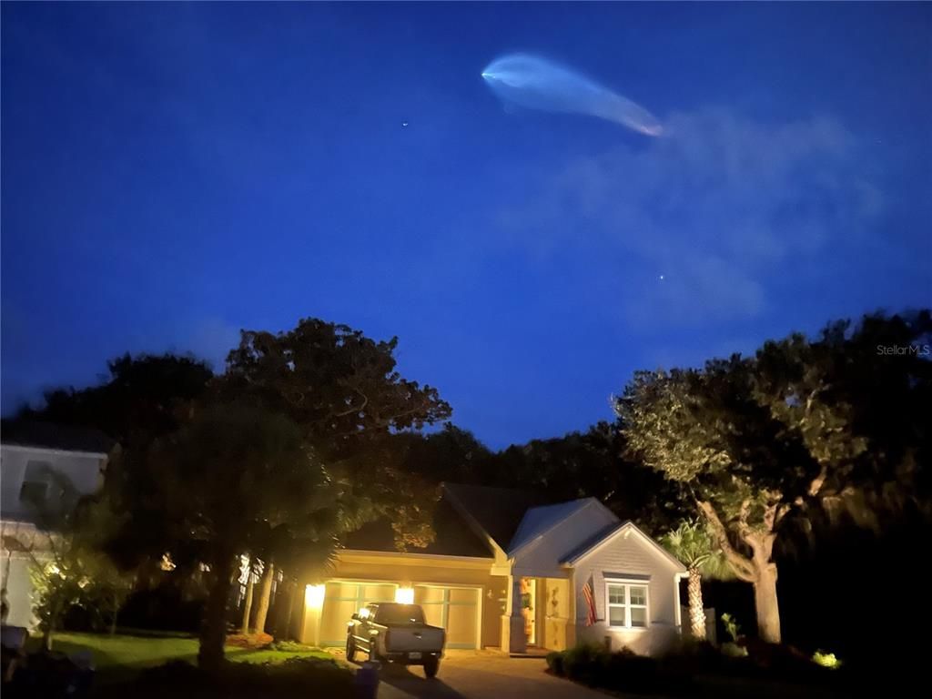 Attached, Exterior, Facade, Ranch