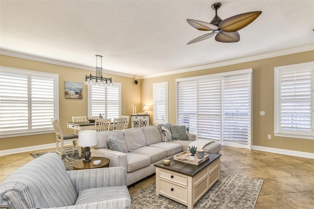Dining room, Interior, Living room, Pendant Lights