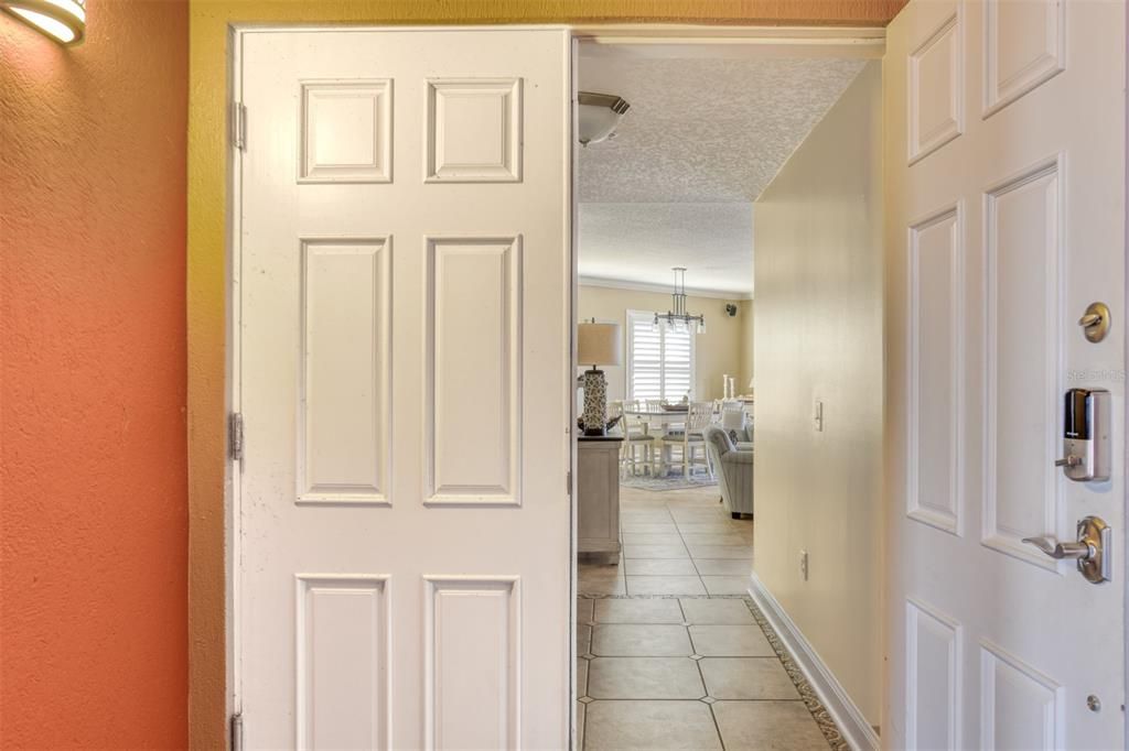 Dining room, Interior