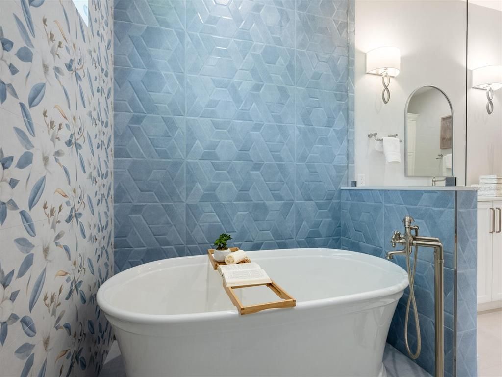 Bathroom, Free Standing Baths, Interior