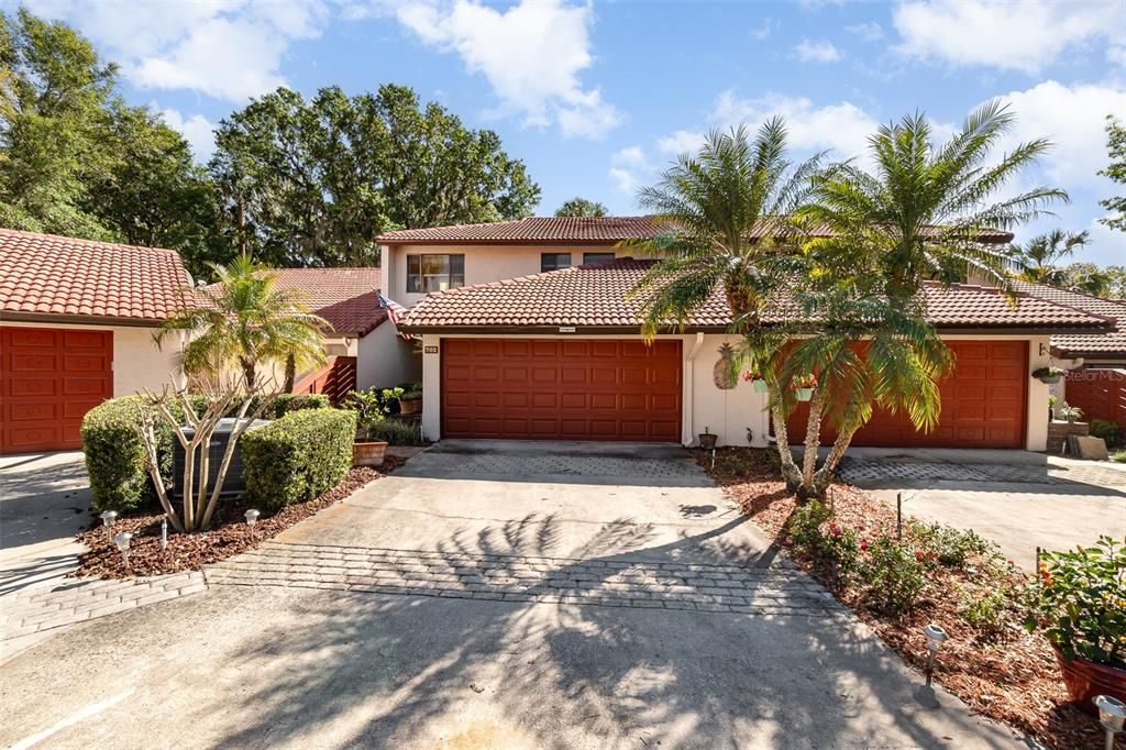 Attached, Exterior, Facade, Mediterranean