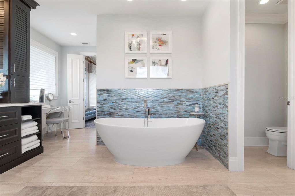 Bathroom, Free Standing Baths, Interior, Recessed Lighting