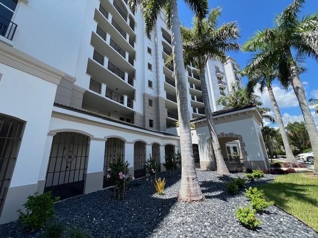 Exterior, Facade, Condo Building
