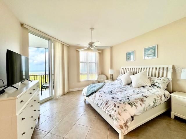 Bedroom, Interior, Water