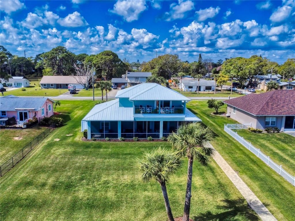Exterior, Drone