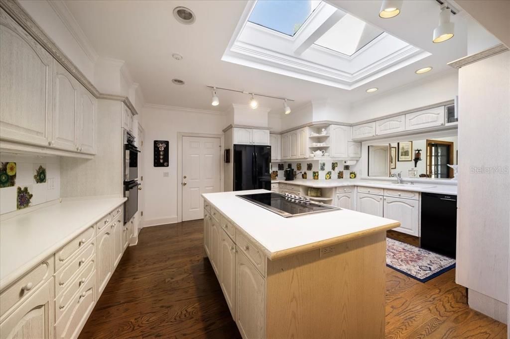 Glass Ceilings, Interior, Kitchen, Recessed Lighting, Wood Texture Flooring