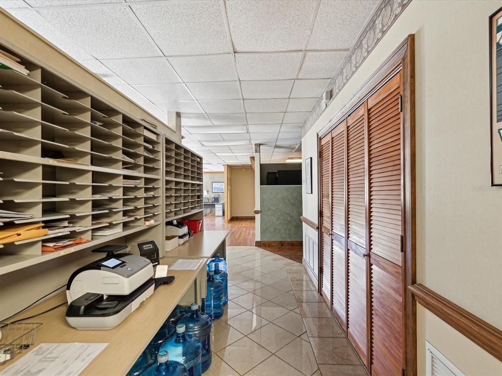 Home Office, Interior