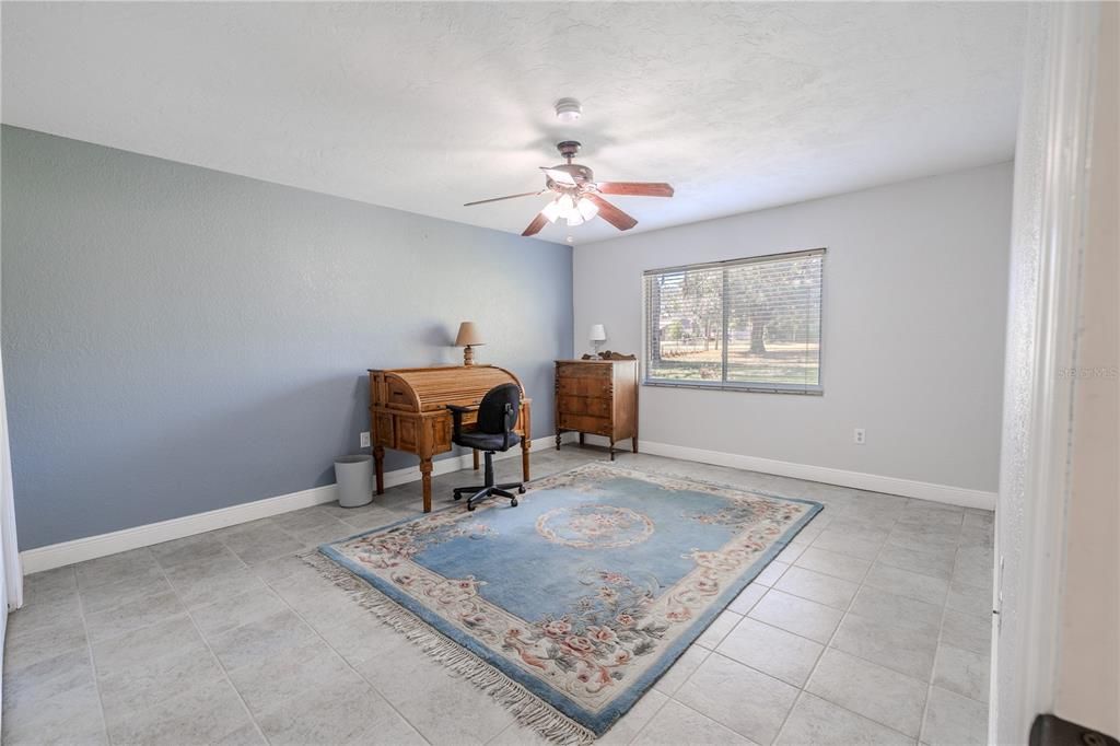 Home Office, Interior