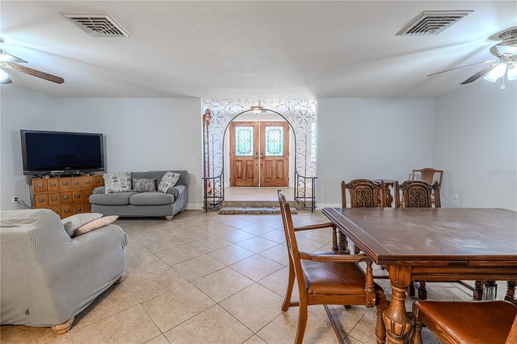 Dining room, Interior