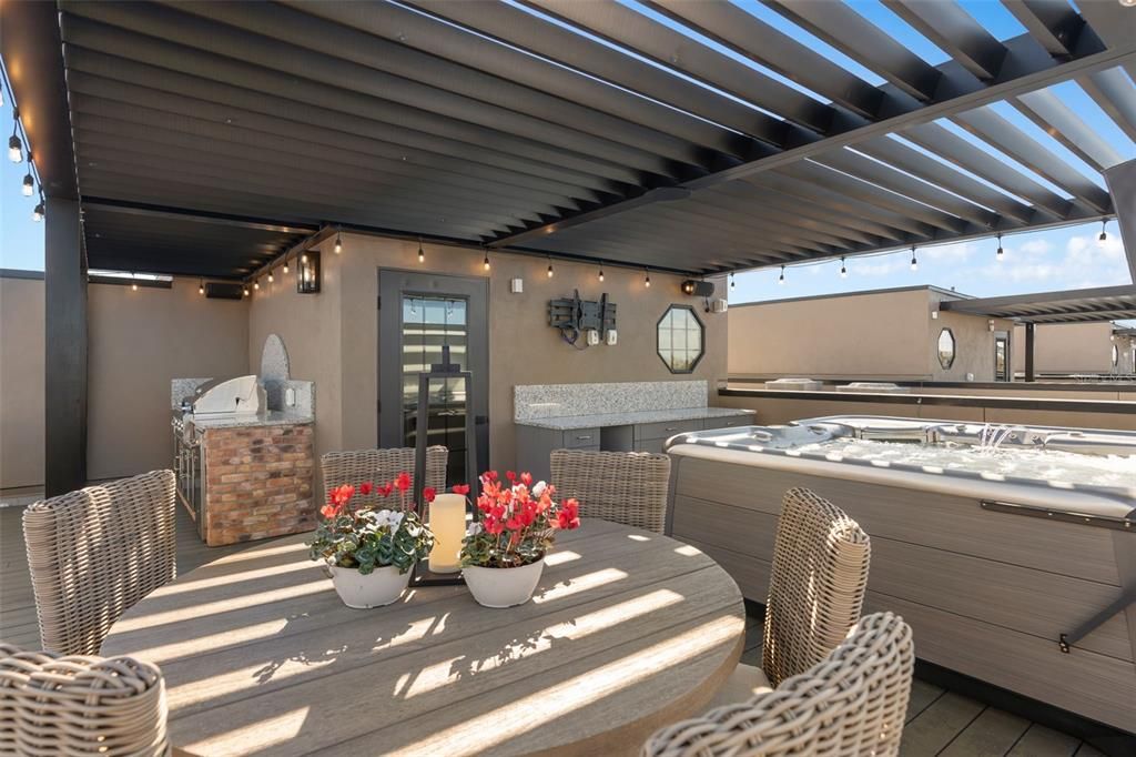 Exterior, Hot Tub, Outdoor Kitchen