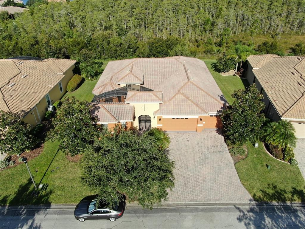 Exterior, Drone