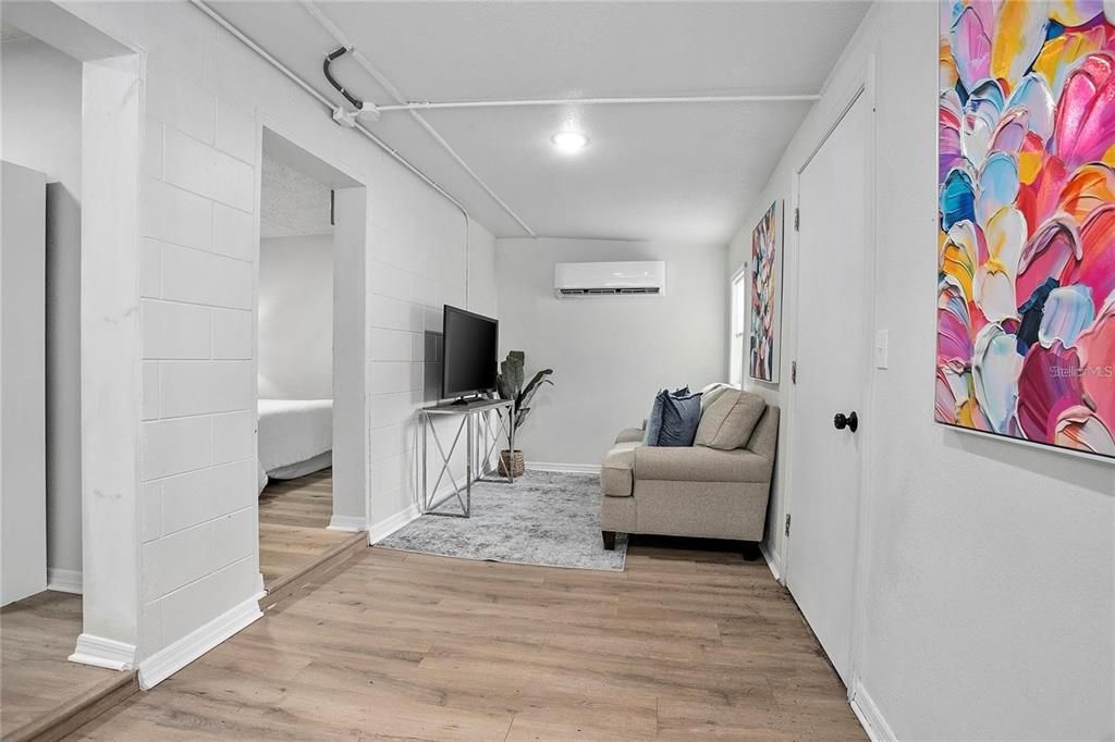 Interior, Recessed Lighting, Wood Texture Flooring