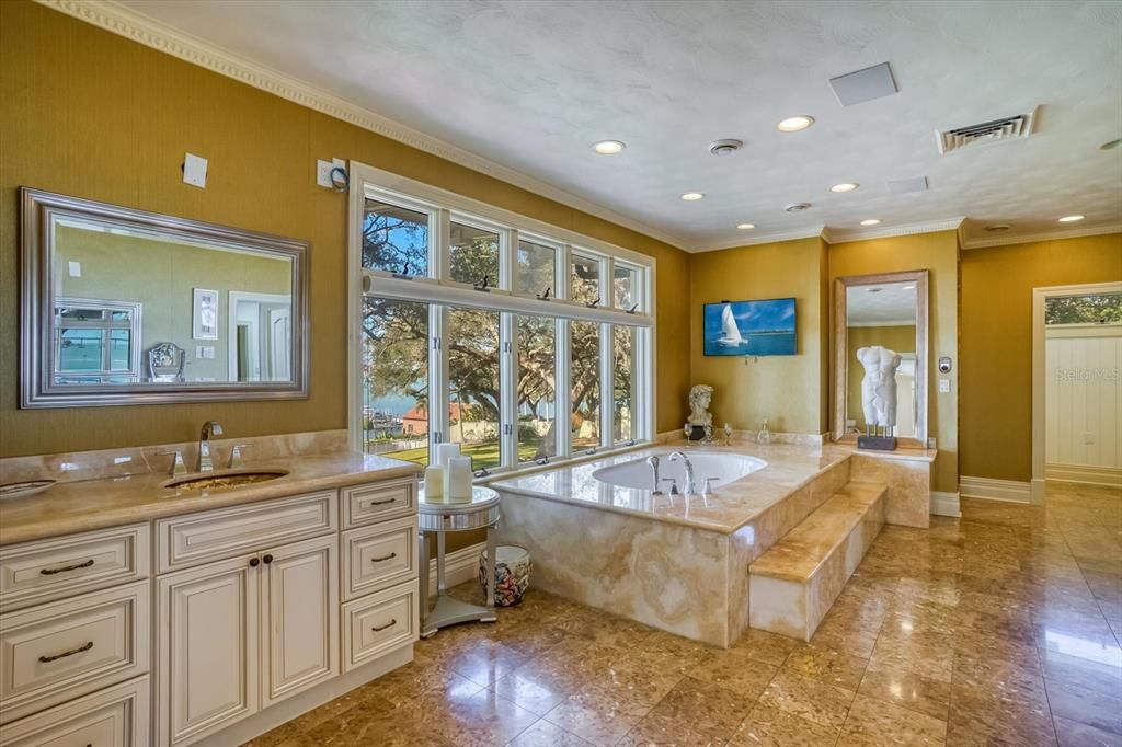 Bathroom, Interior, Recessed Lighting