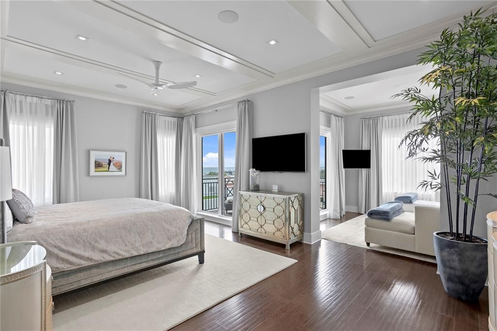 Bedroom, Interior, Recessed Lighting, Water, Wood Texture Flooring