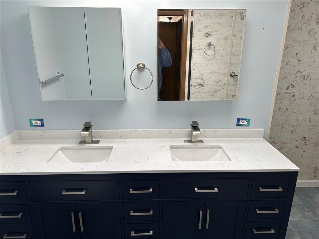 Bathroom, Dual Sink Vanities, Interior