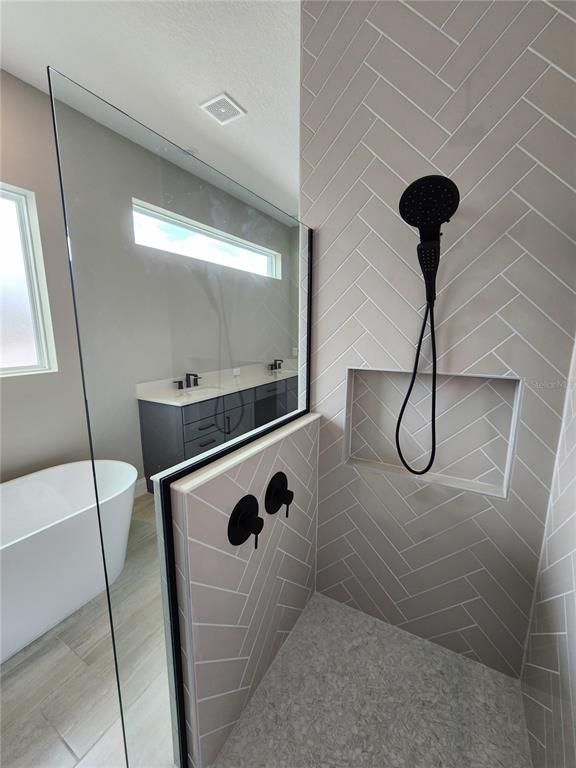 Bathroom, Free Standing Baths, Interior