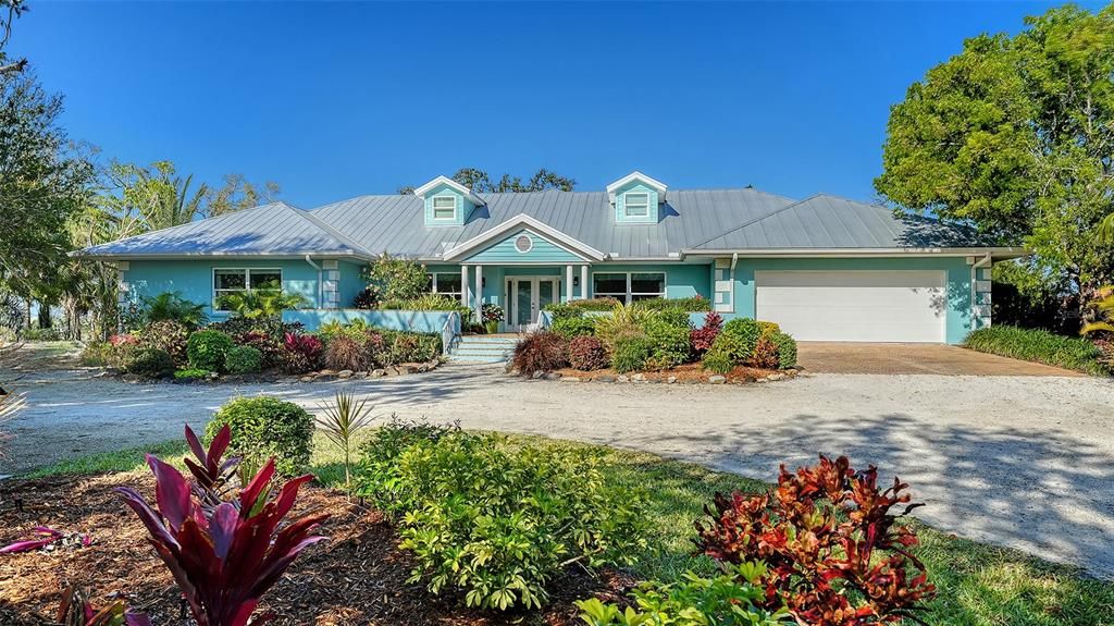 Attached, Exterior, Facade, Ranch