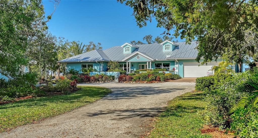 Attached, Exterior, Facade, Ranch