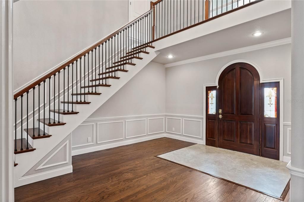 Interior, Recessed Lighting, Wood Texture Flooring