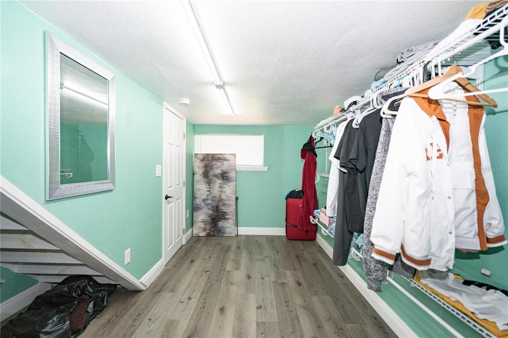 Interior, Walk-in Closets, Wood Texture Flooring
