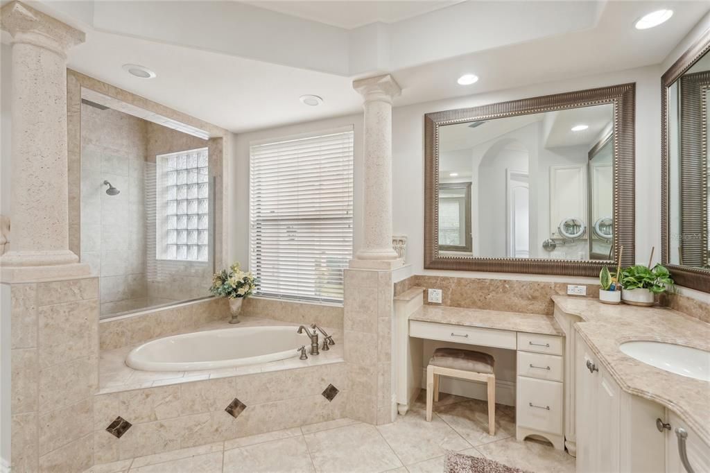 Bathroom, Dual Sink Vanities, Interior, Recessed Lighting
