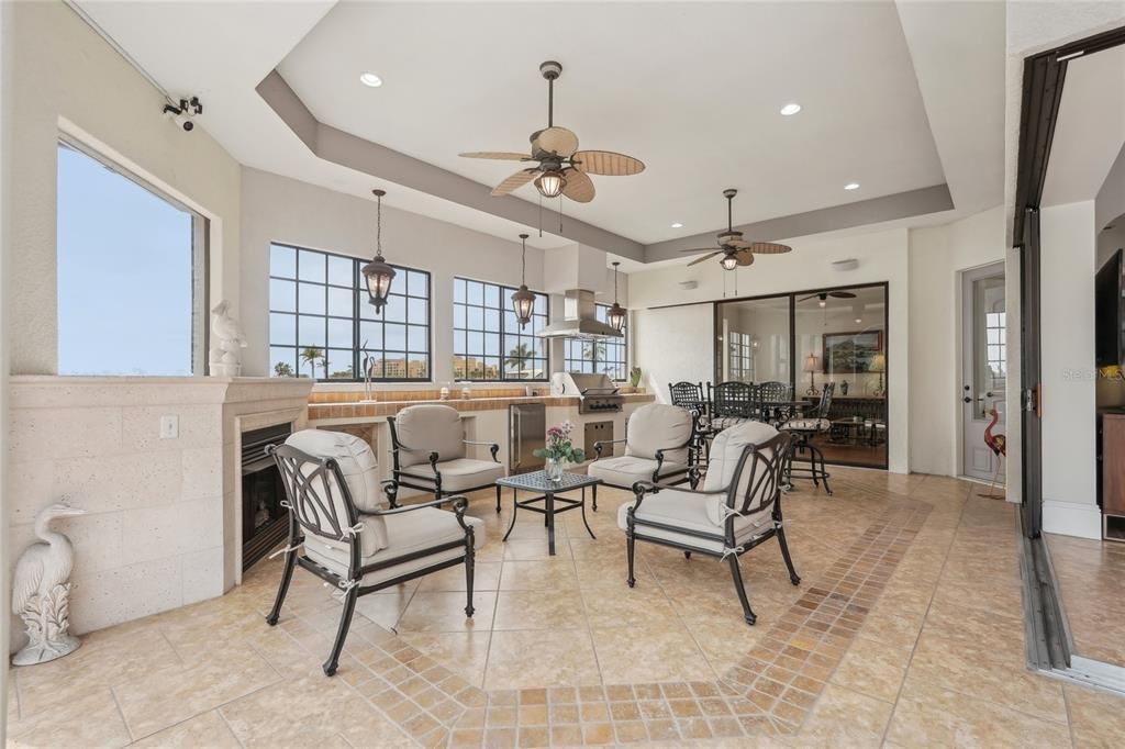 Fireplace, Interior, Living room, Pendant Lights, Recessed Lighting