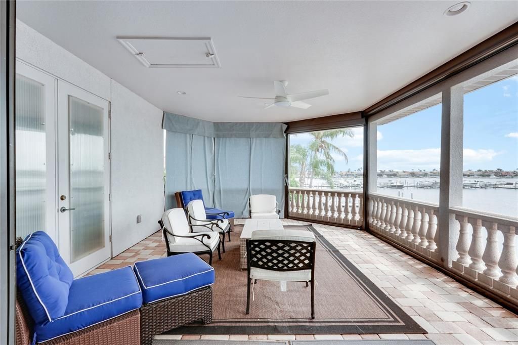 Interior, Sun Room, Water