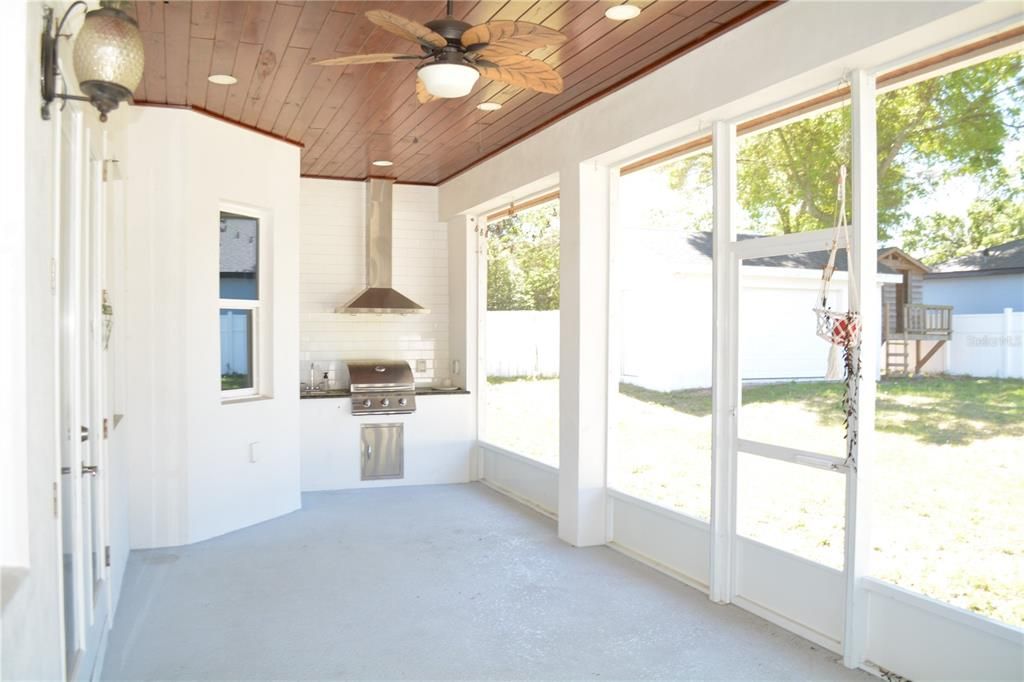 Empty room, Interior, Recessed Lighting, Sun Room, Wooden Ceilings