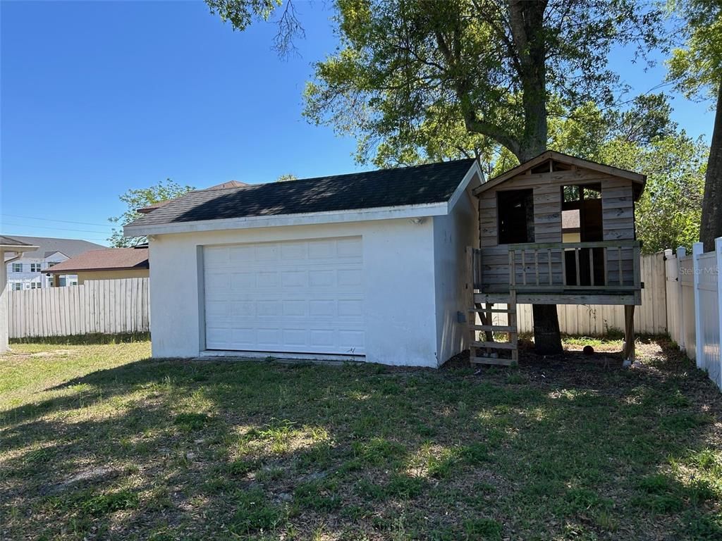 Backyard, Detached Garage, Exterior