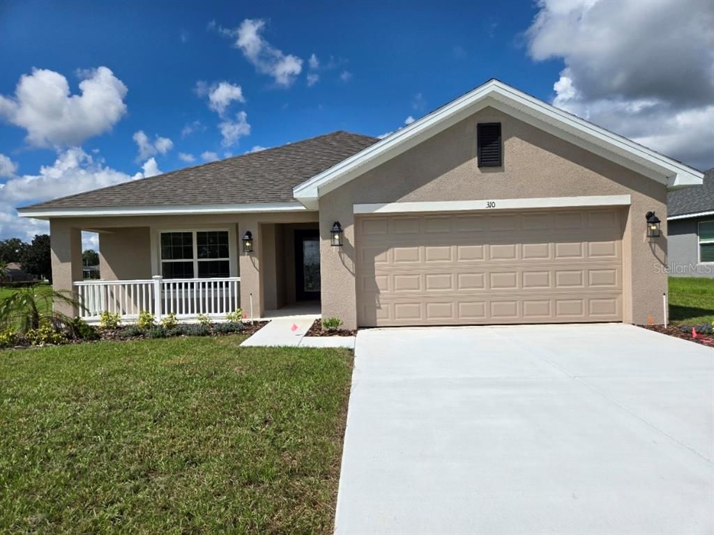 Attached, Exterior, Facade, Ranch