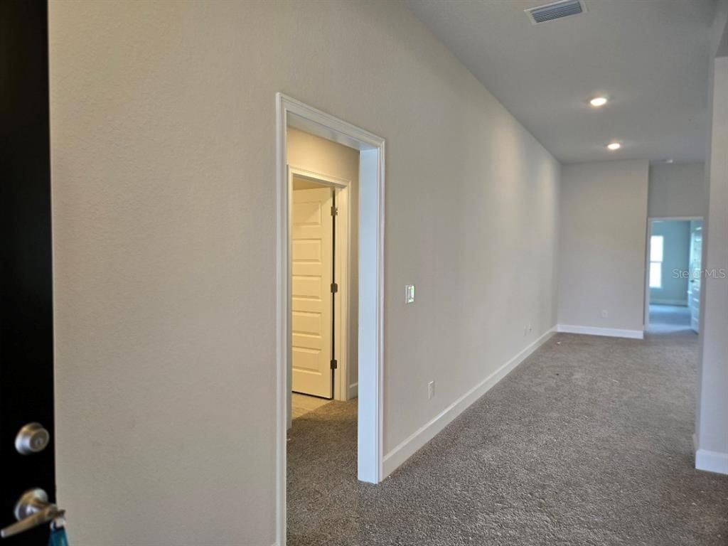 Empty room, Interior, Recessed Lighting