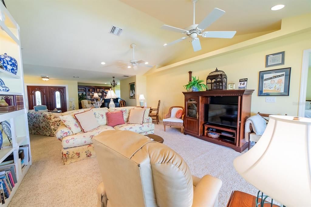 Dining room, Interior, Living room, Recessed Lighting