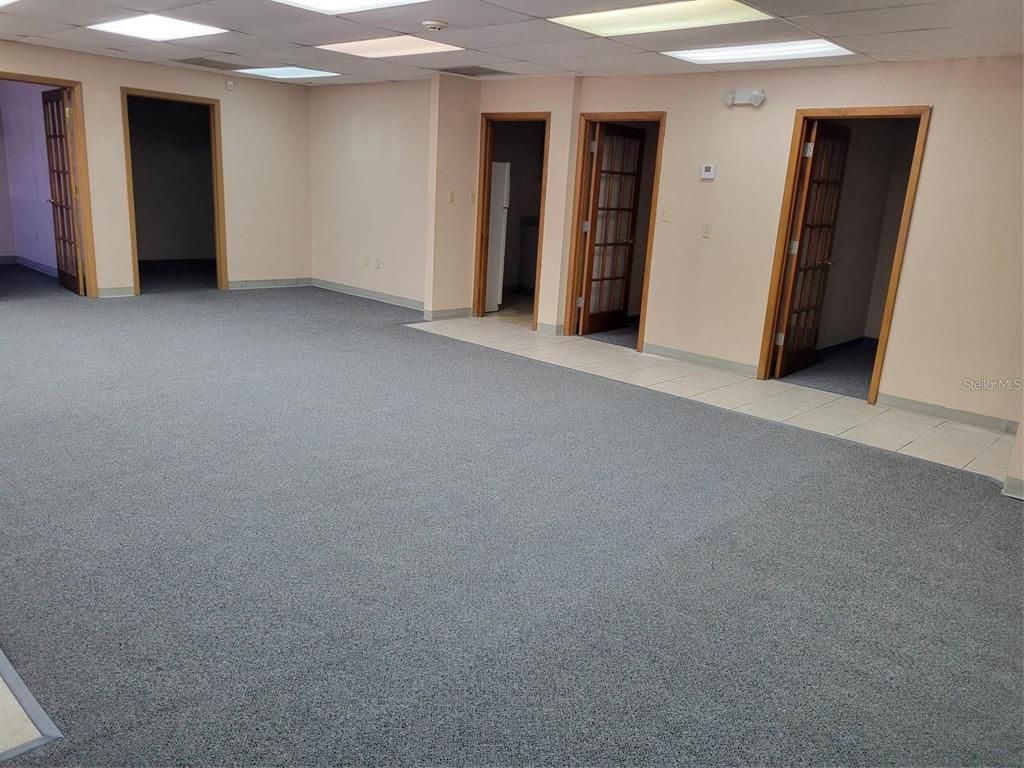 Empty room, Interior, Recessed Lighting