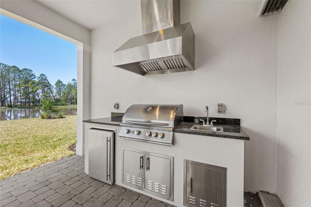 Exterior, Outdoor Kitchen