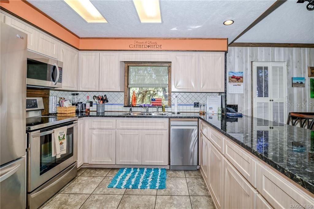 Dining room, Interior, Kitchen, Recessed Lighting, Stainless Steel Appliances