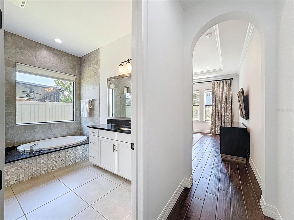 Bathroom, Interior, Recessed Lighting, Wood Texture Flooring