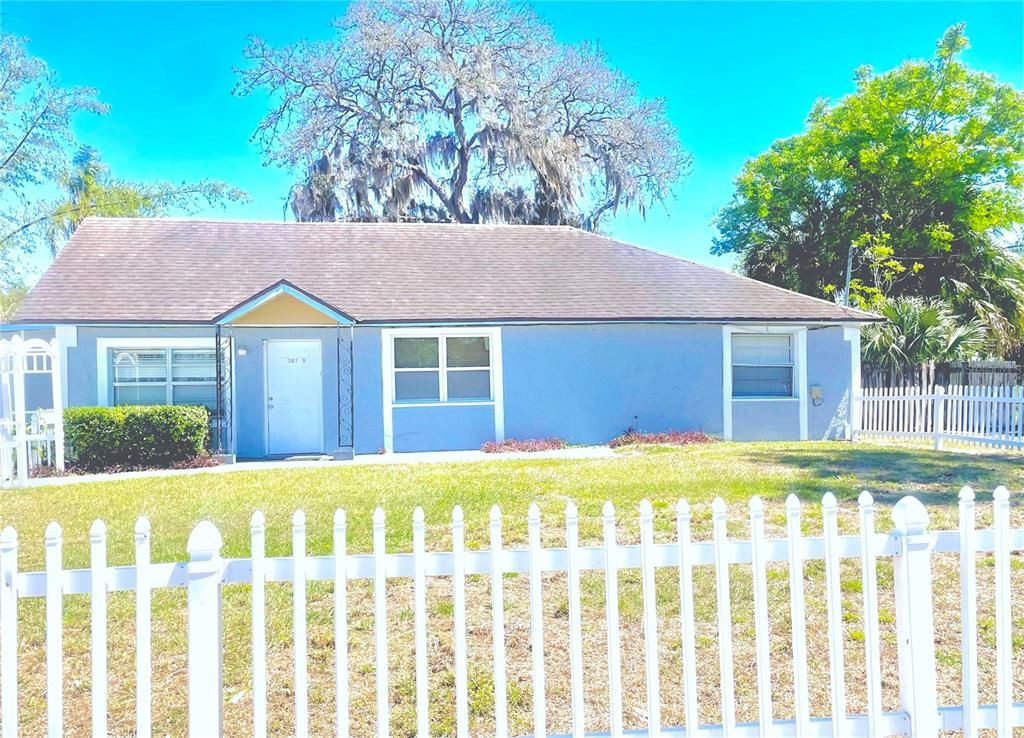 Backyard, Exterior, Facade, Ranch