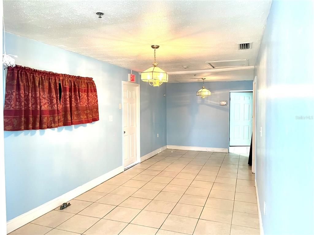 Empty room, Interior, Pendant Lights