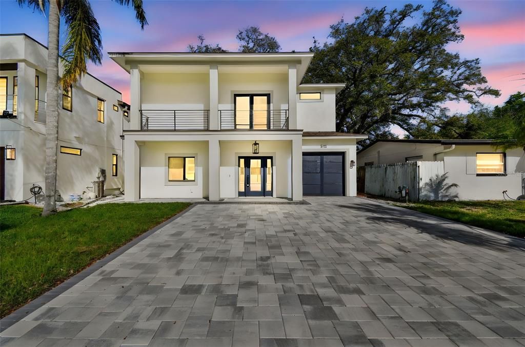 Attached, Exterior, Facade, Modern