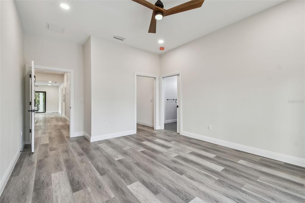 Empty room, Interior, Recessed Lighting, Wood Texture Flooring