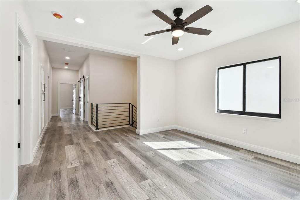 Empty room, Interior, Recessed Lighting, Wood Texture Flooring