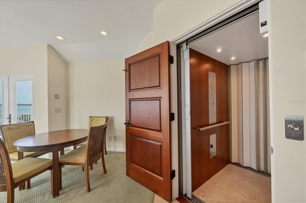 Dining room, Interior, Recessed Lighting, Water
