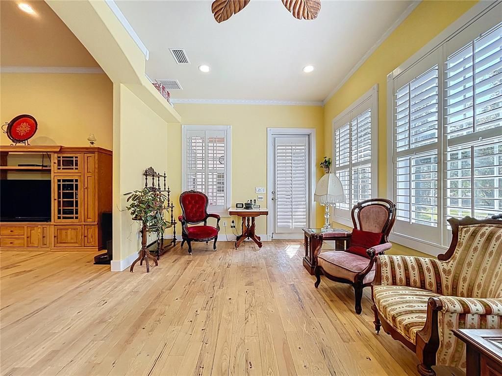 Interior, Recessed Lighting, Wood Texture Flooring