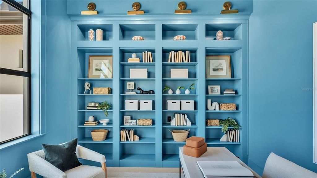 Home Office, Interior