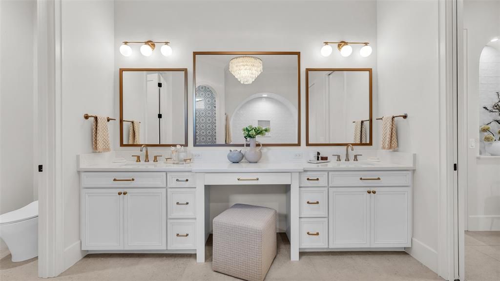 Bathroom, Dual Sink Vanities, Interior