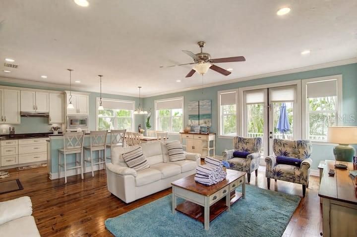Dining room, Interior, Kitchen, Living room, Pendant Lights, Recessed Lighting, Wood Texture Flooring