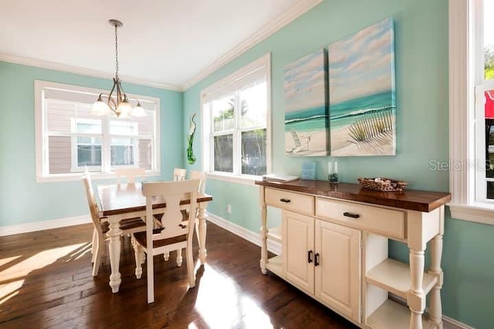 Chandelier, Dining room, Interior, Wood Texture Flooring